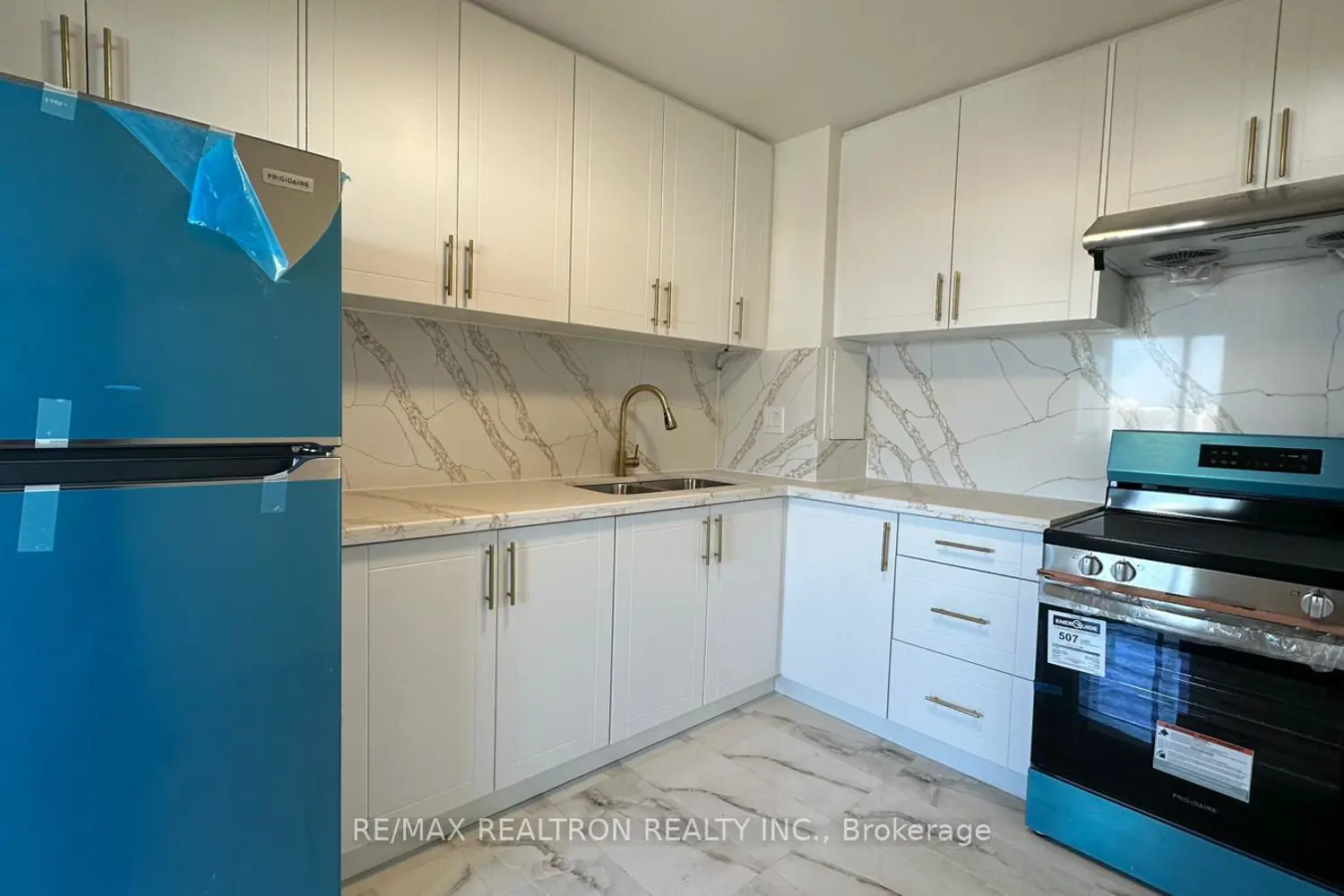10 Sunny Glenway 2101 photo 4