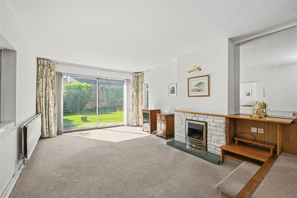 Additional image 2 of 2 bed flat for saleAvenue St. Nicholas, Harpenden AL5