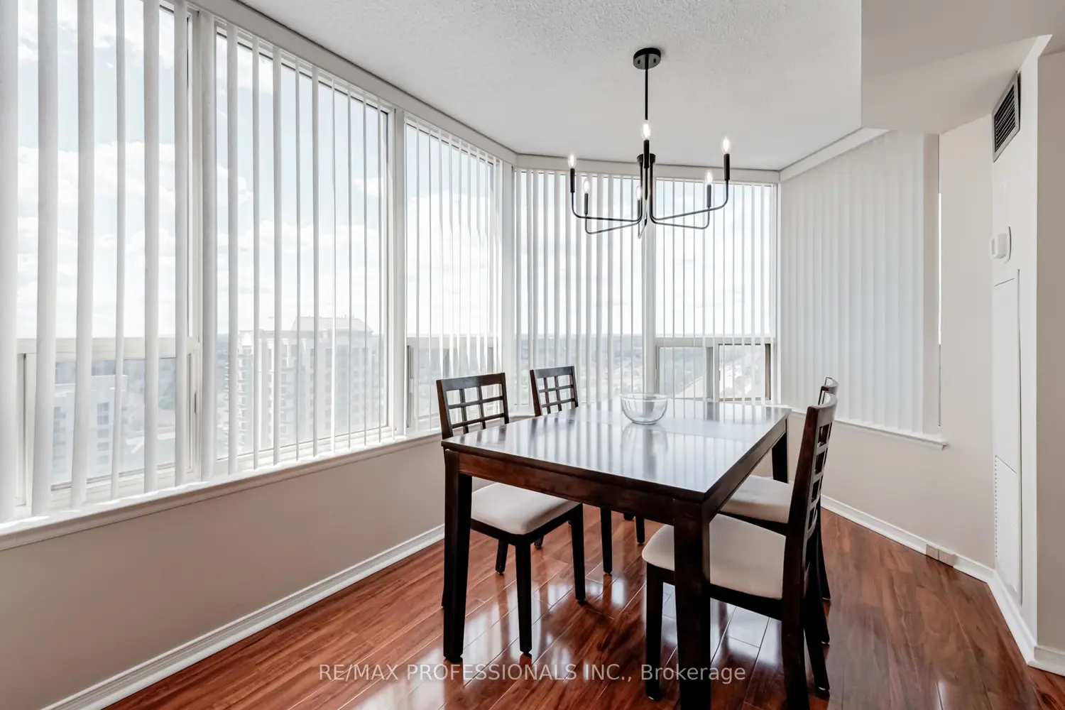 700 Constellation Drive 1703 photo 4