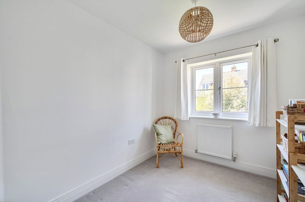 Additional image 15 of 5 bed detached house for saleUnwin Close, Hook, Hampshire RG27
