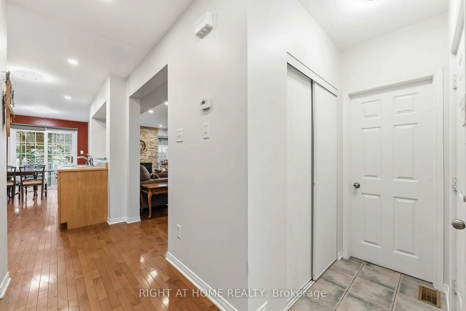 52 Fieldberry Private photo 2