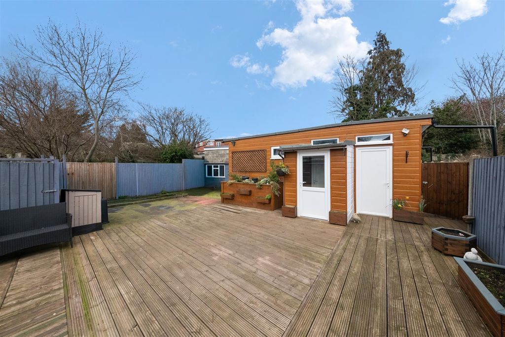 Additional image 25 of 5 bed semi-detached house for saleBotwell Lane, Hayes UB3