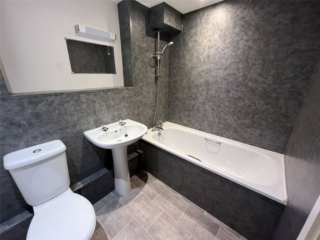 1 bed flat for saleWendron Street, Helston, Cornwall TR13 photo 5