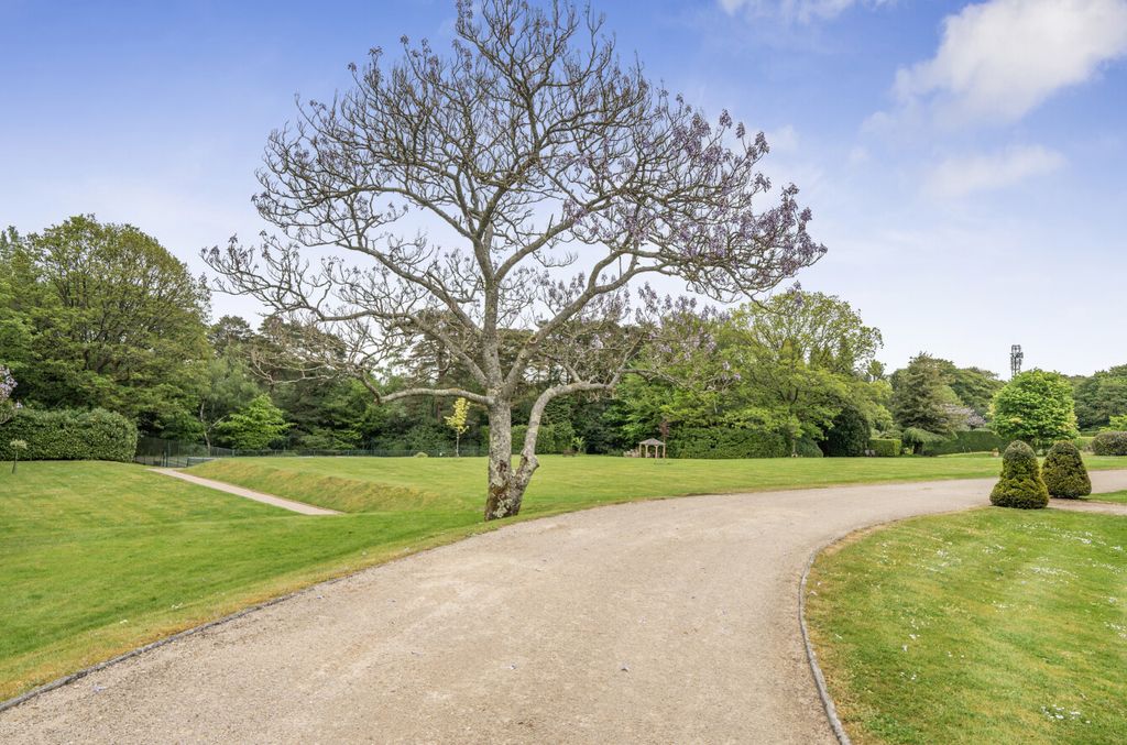 Additional image 22 of 2 bed flat for saleBeacon Crescent, Hindhead, Surrey GU26