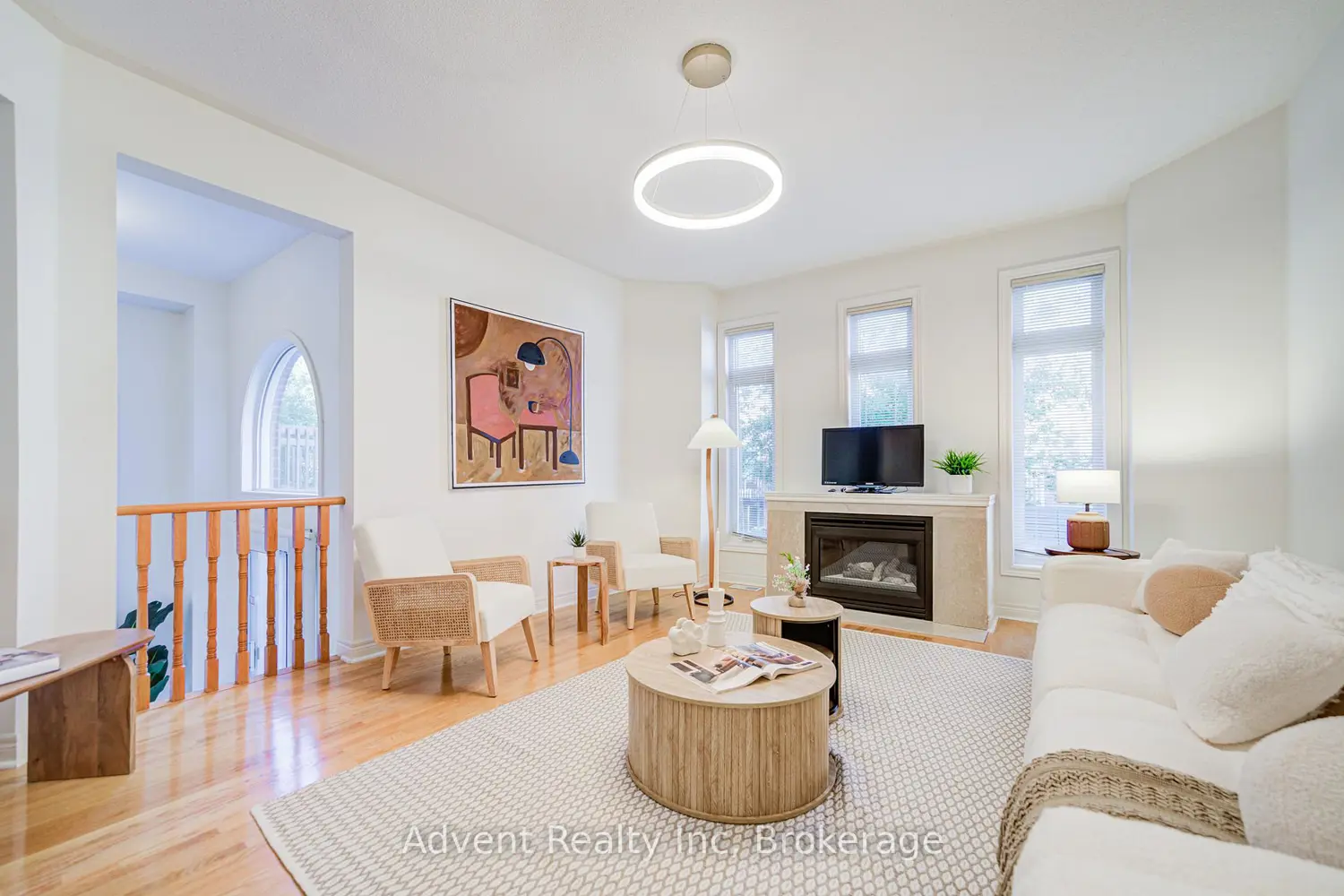 147 Frank Endean Road photo 2