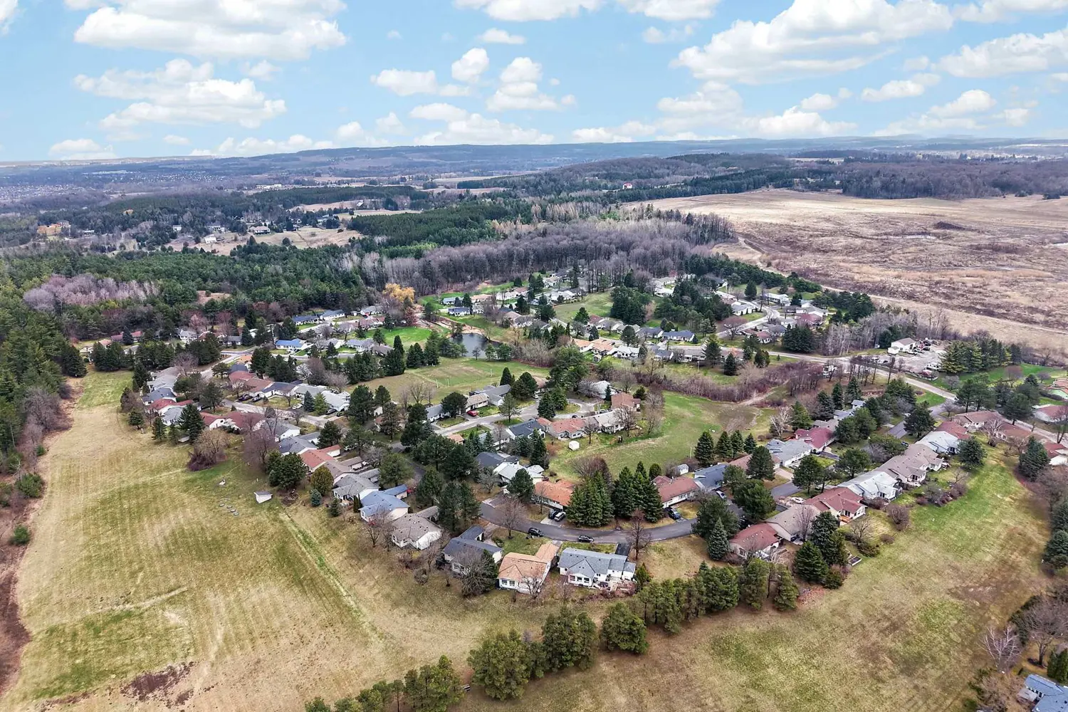 Additional image 19 of 105 Tecumseth Pines Drive