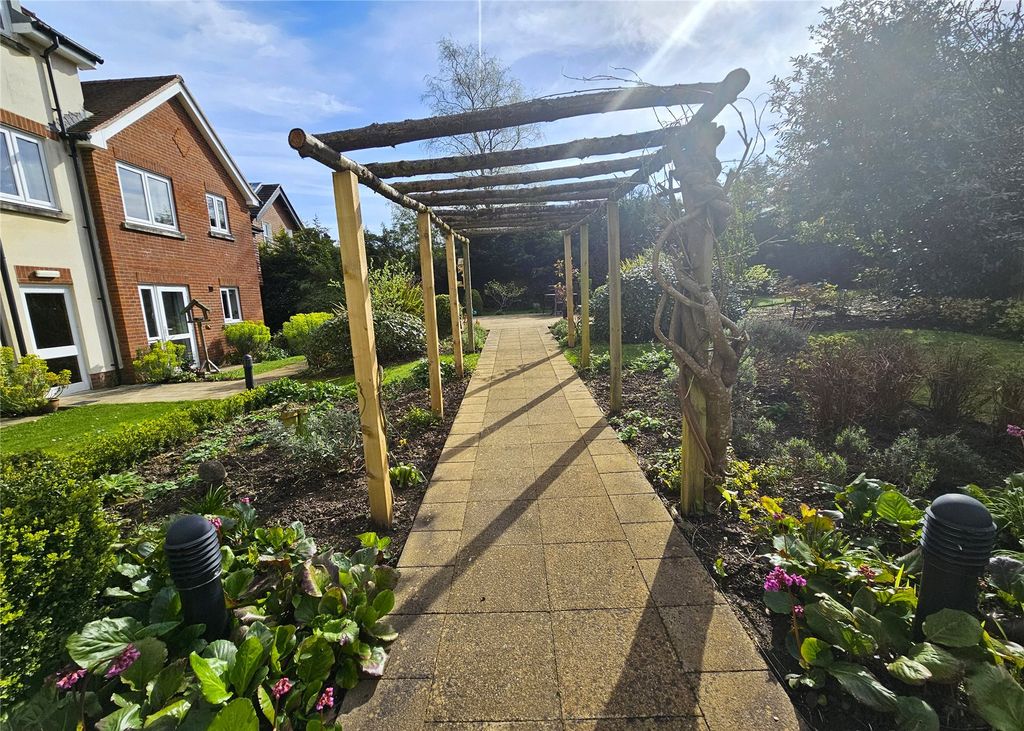 Additional image 14 of 2 bed flat for saleHindhead, Surrey GU26