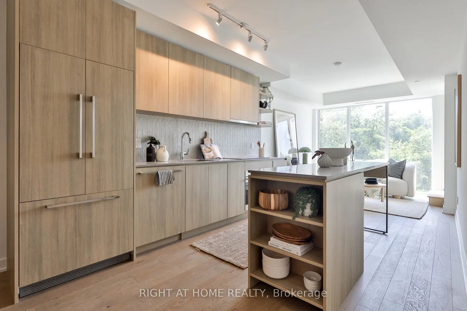 Additional image 6 of 1161 Kingston Road 201