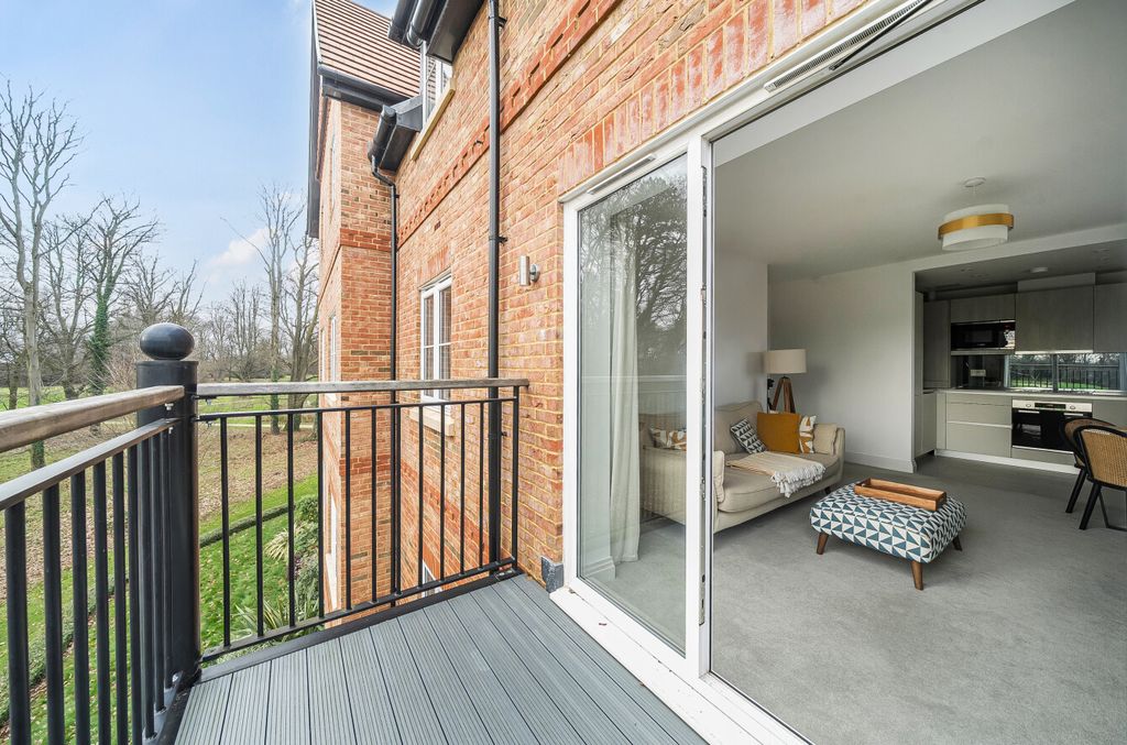 Additional image 12 of 2 bed flat for saleAspen Road, High Wycombe, Buckinghamshire HP10