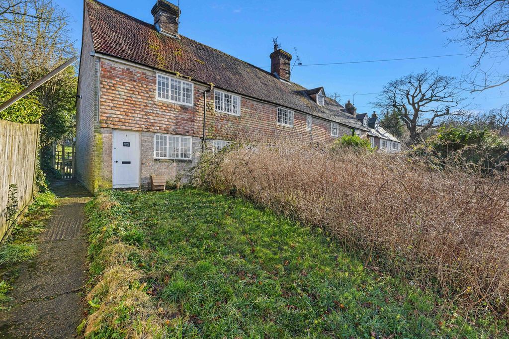 2 bed end terrace house for saleNewtons Hill, Hartfield TN7