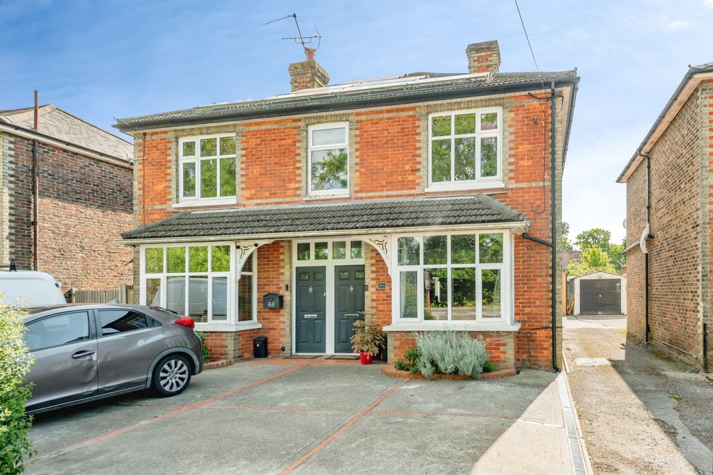 Additional image 15 of 2 bed flat for saleBrighton Road, Horley RH6