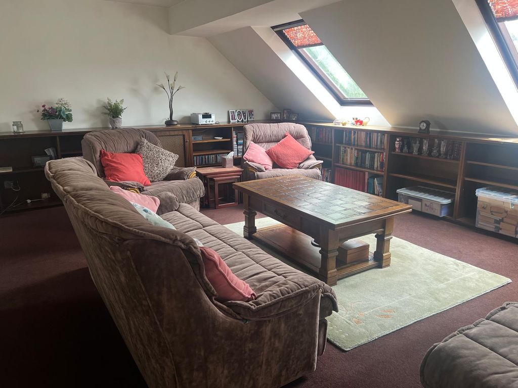 Additional image 6 of 3 bed flat for saleYewlands, Hoddesdon EN11