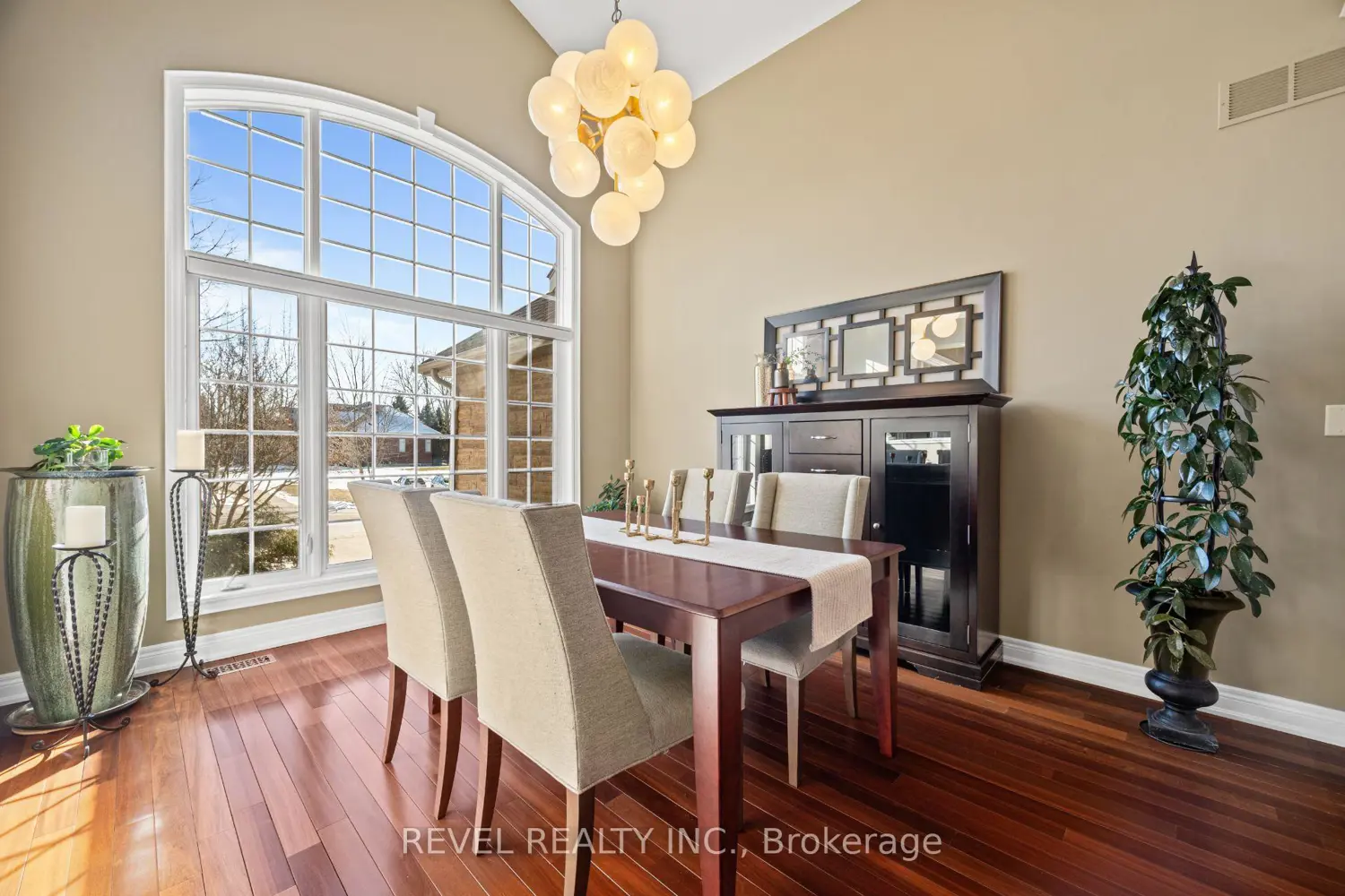 15 Mansfield Drive photo 3