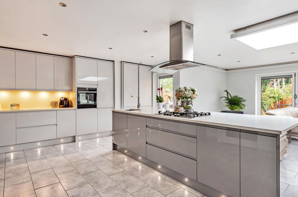 Additional image 6 of 5 bed semi-detached house for saleDelamere Road, Hayes UB4