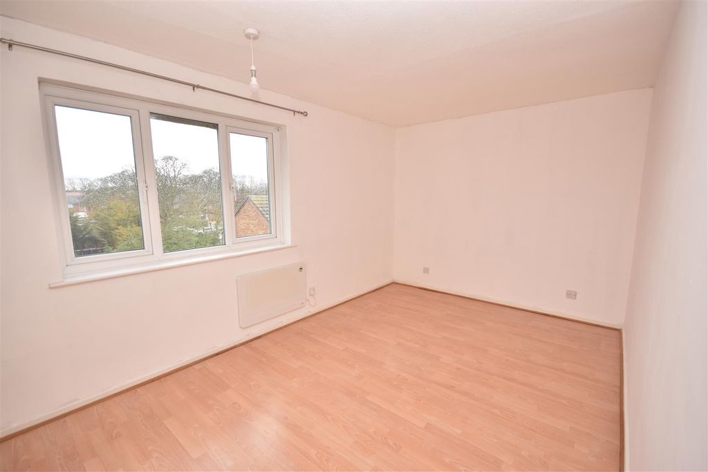 Additional image 8 of 2 bed flat for saleKhormaksar Drive, Nocton, Lincoln LN4