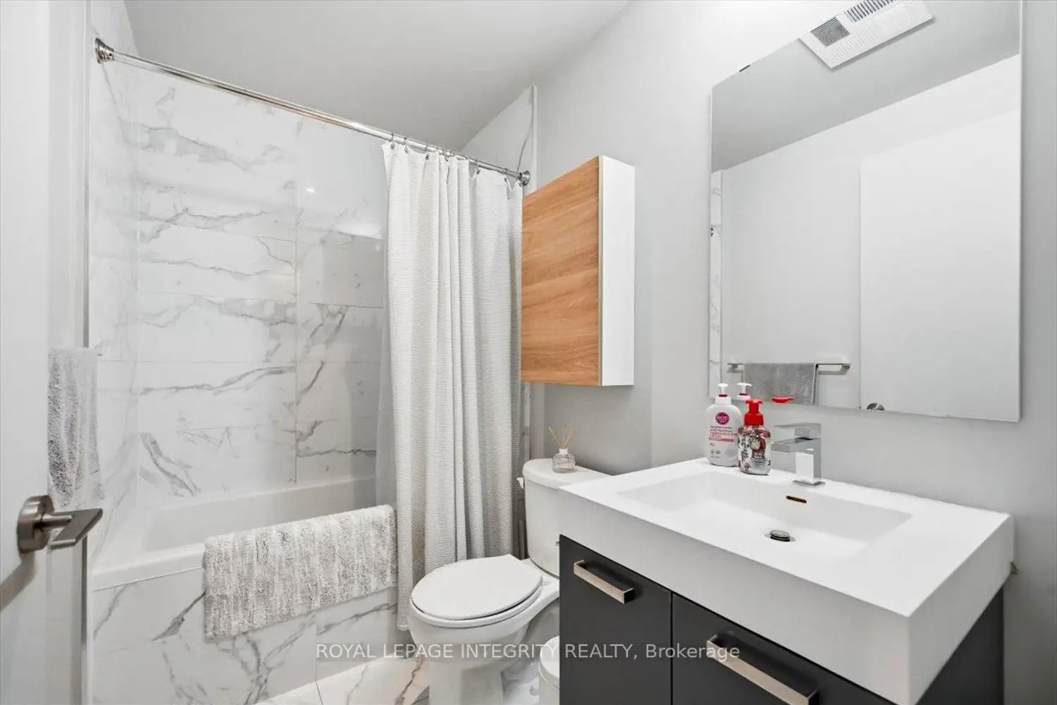 Additional image 15 of 203 Catherine Street 602