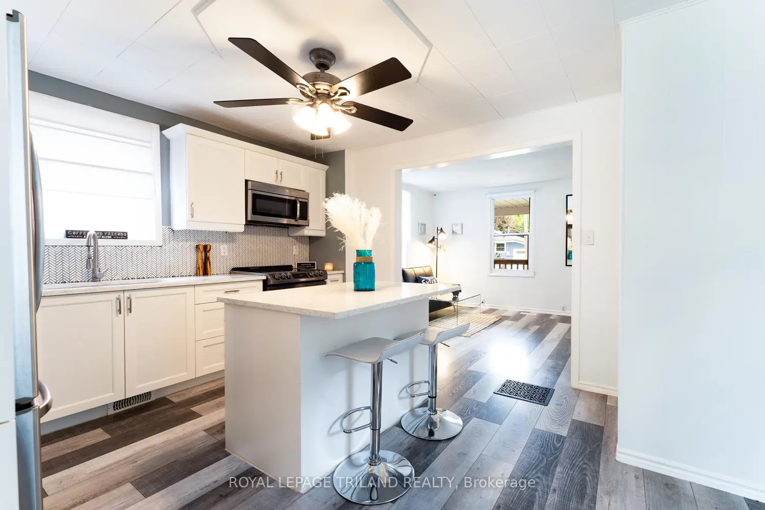 326 Smith Street photo 5