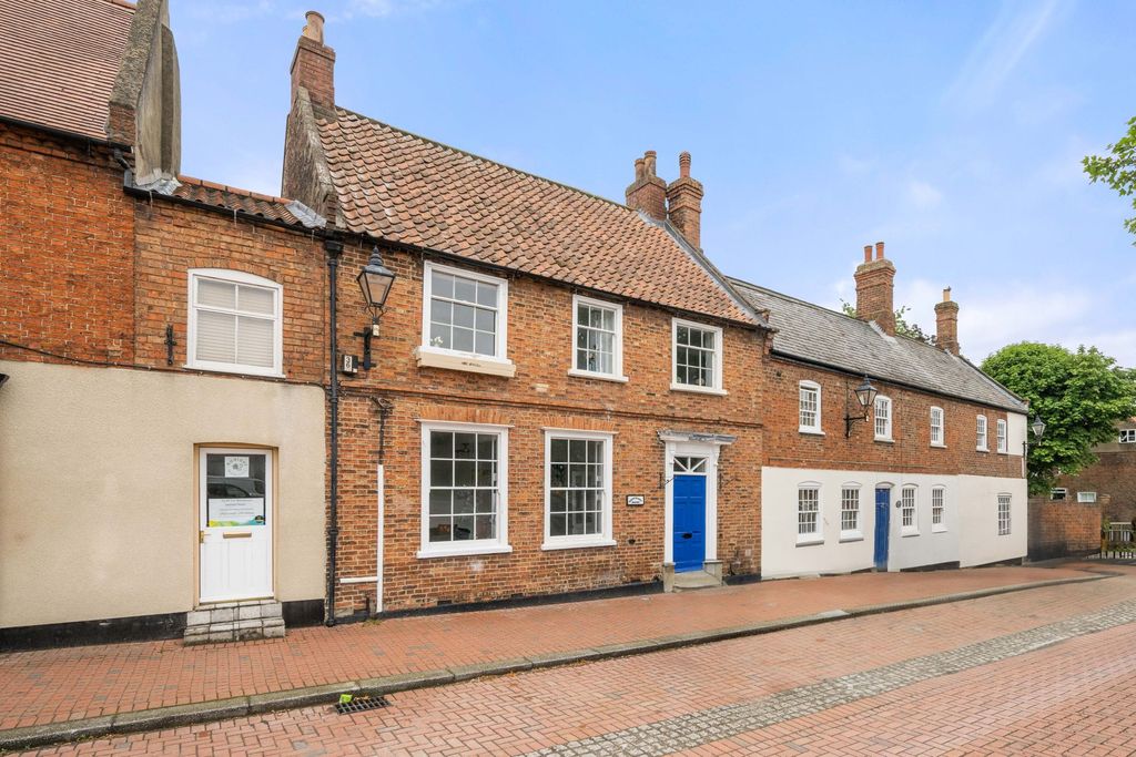 3 bed terraced house for saleWest Street, Horncastle LN9