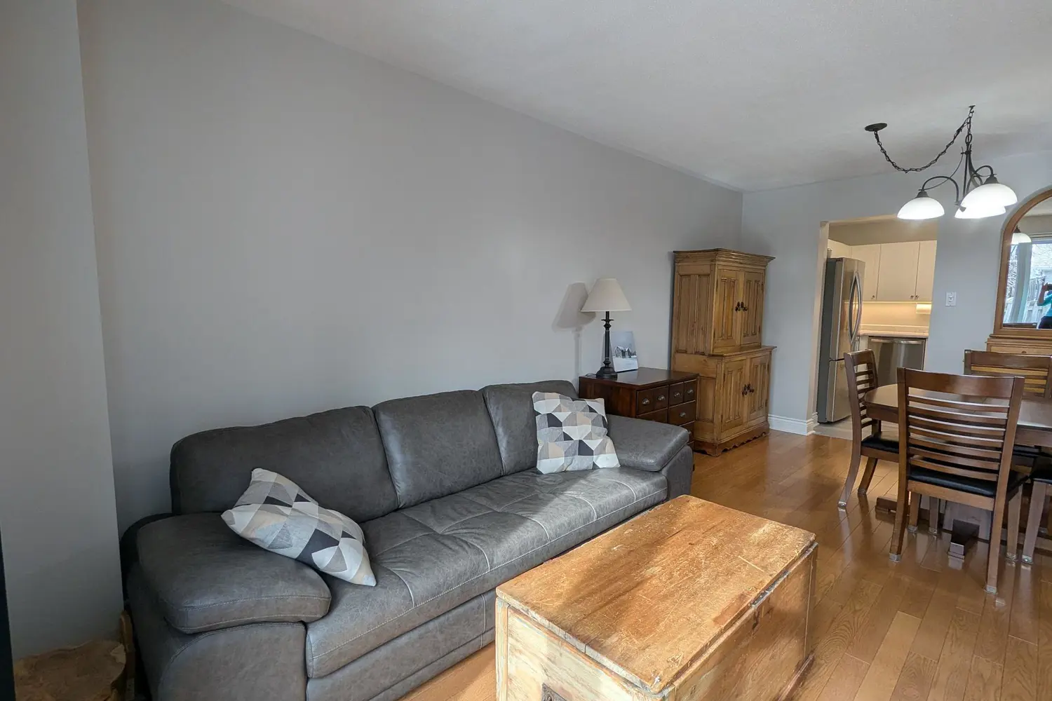 155 Markland Crescent photo 4