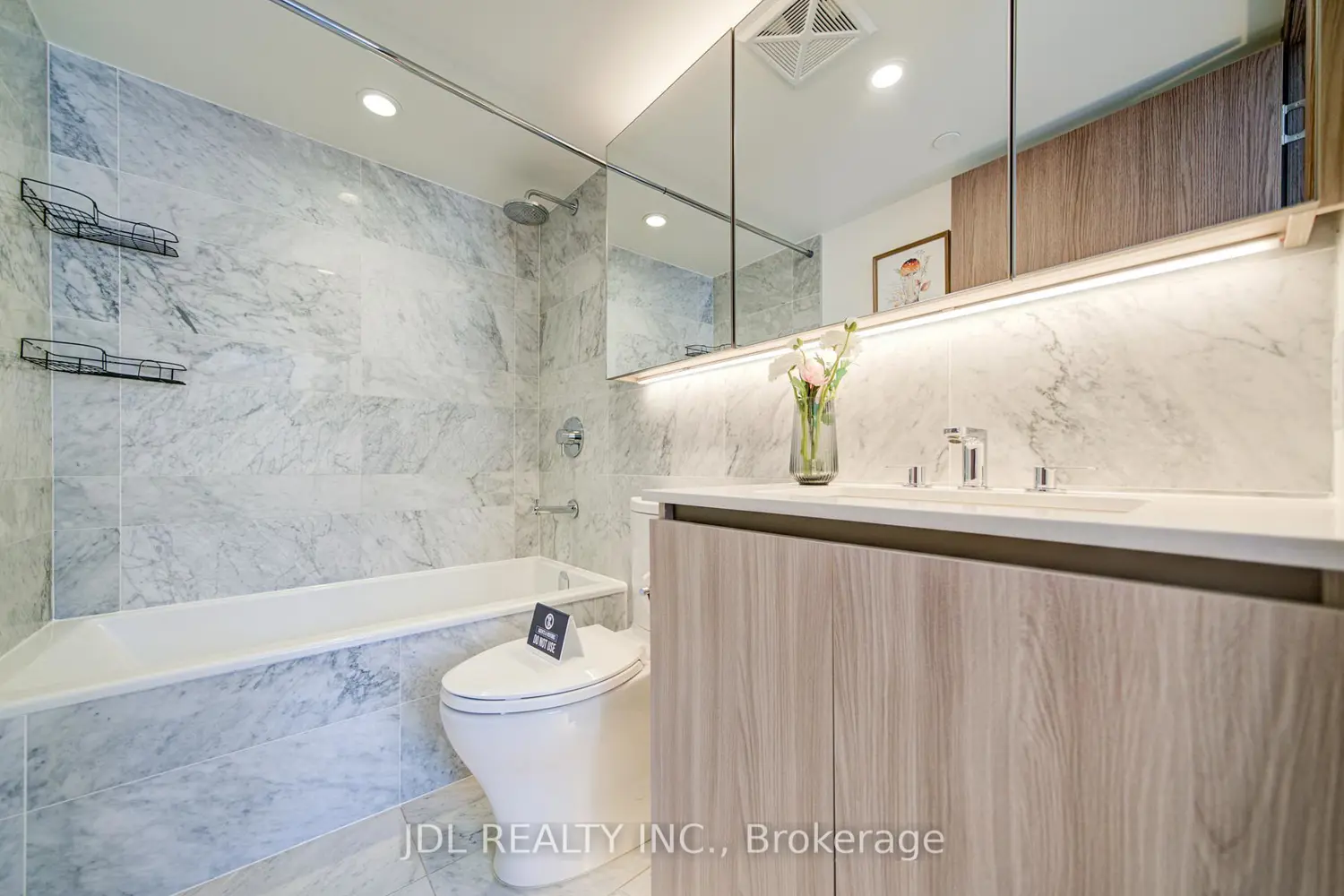 Additional image 13 of 17 Bathurst Street 902