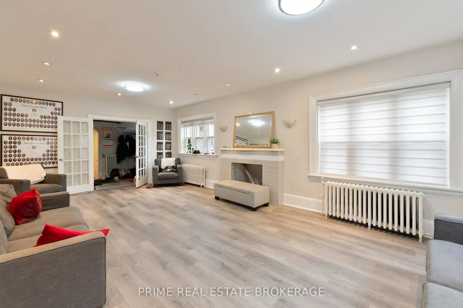 290 Huron Street photo 2
