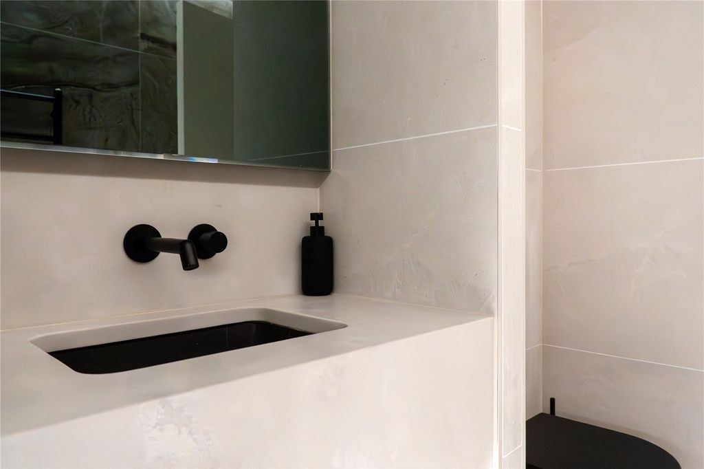 Additional image 17 of 2 bed flat for saleEvans Wharf, Hemel Hempstead, Hertfordshire HP3