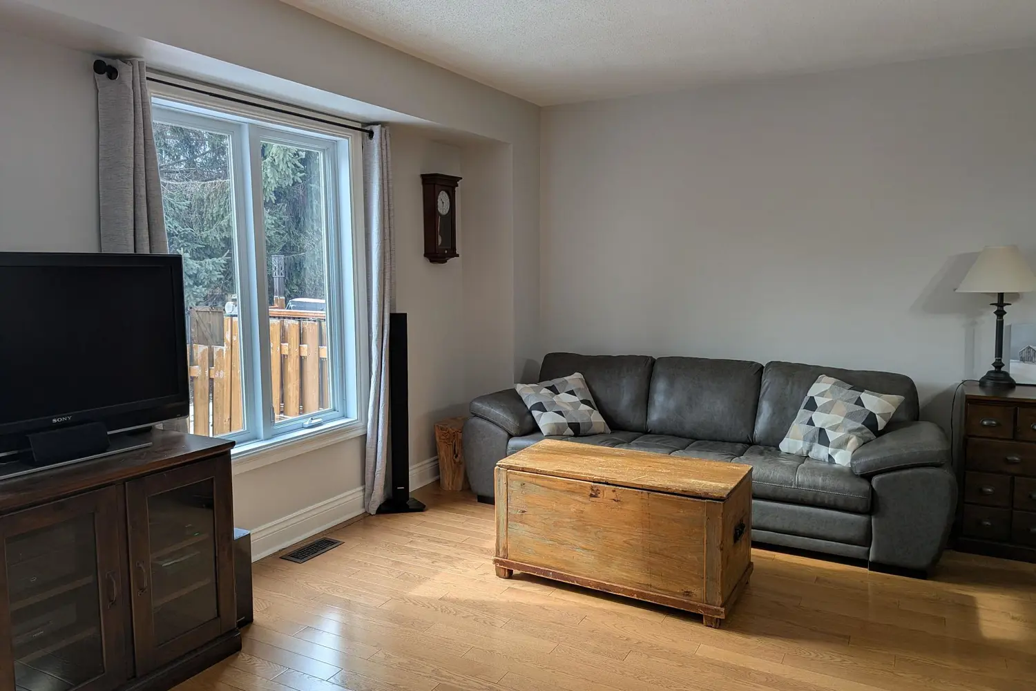 155 Markland Crescent photo 3