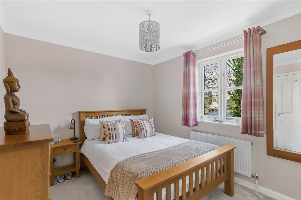 Additional image 12 of 2 bed flat for saleCoopers Court, Hertford, Hertford SG14