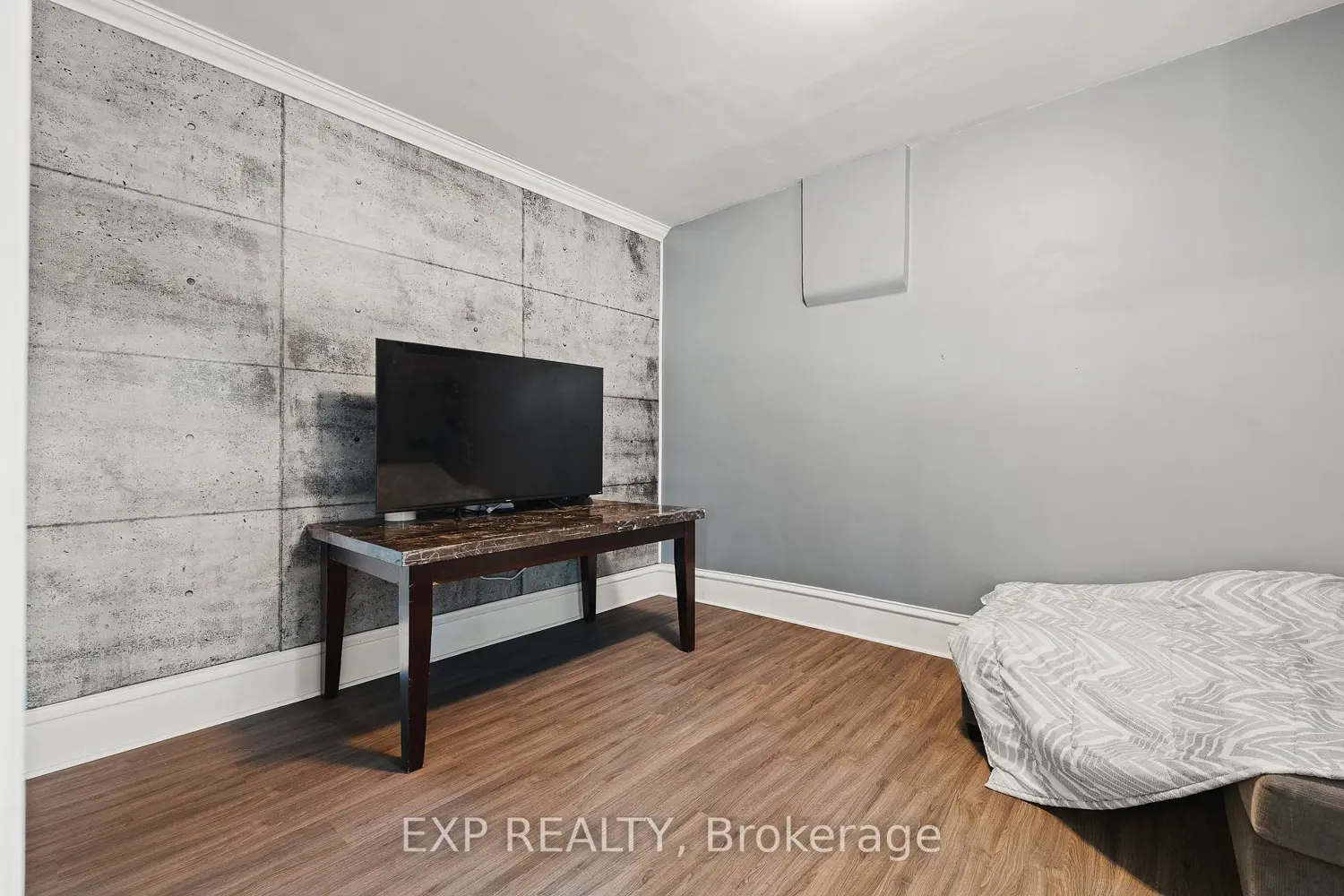 Additional image 8 of 290 Turnberry Street