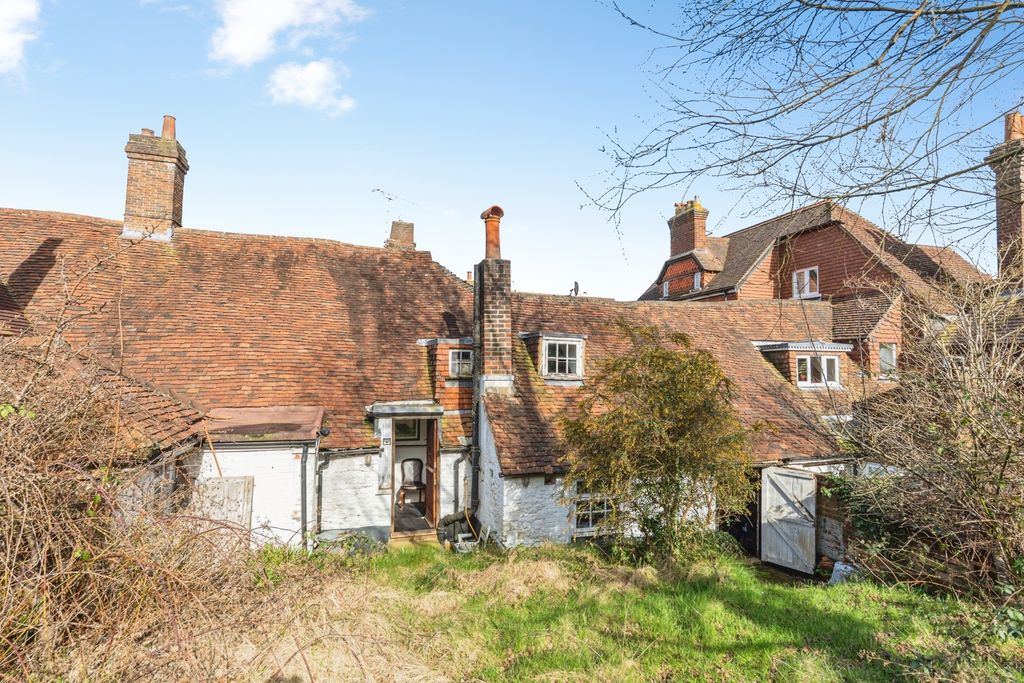 Additional image 4 of 2 bed flat for salePetworth Road, Haslemere, Surrey GU27