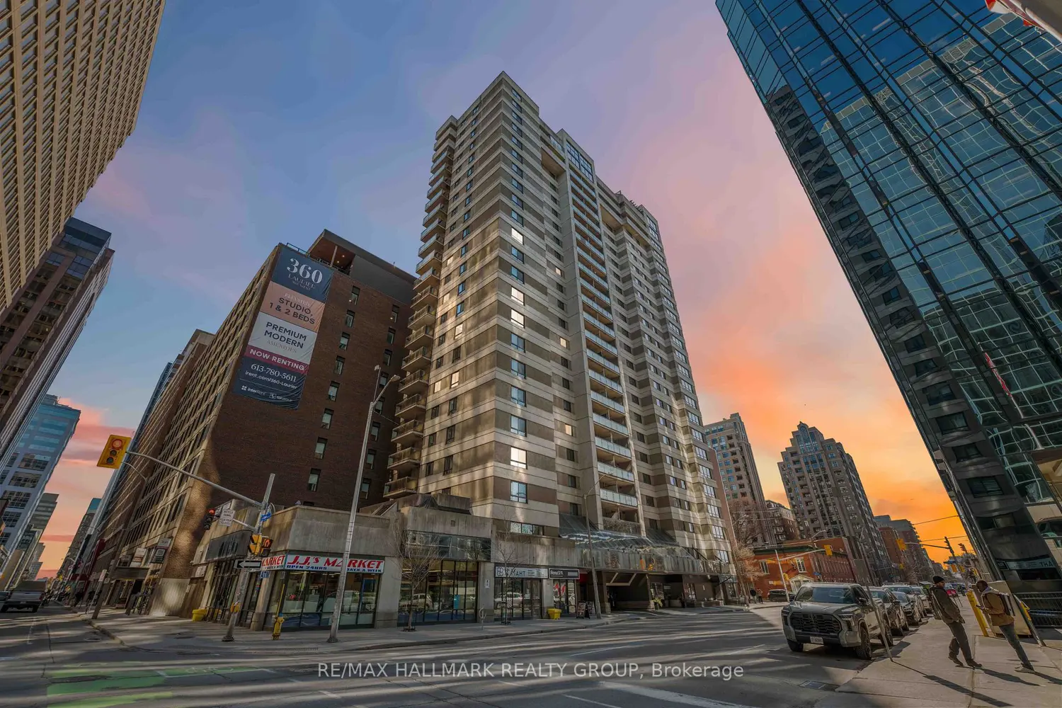 199 Kent Street 1602 photo 2