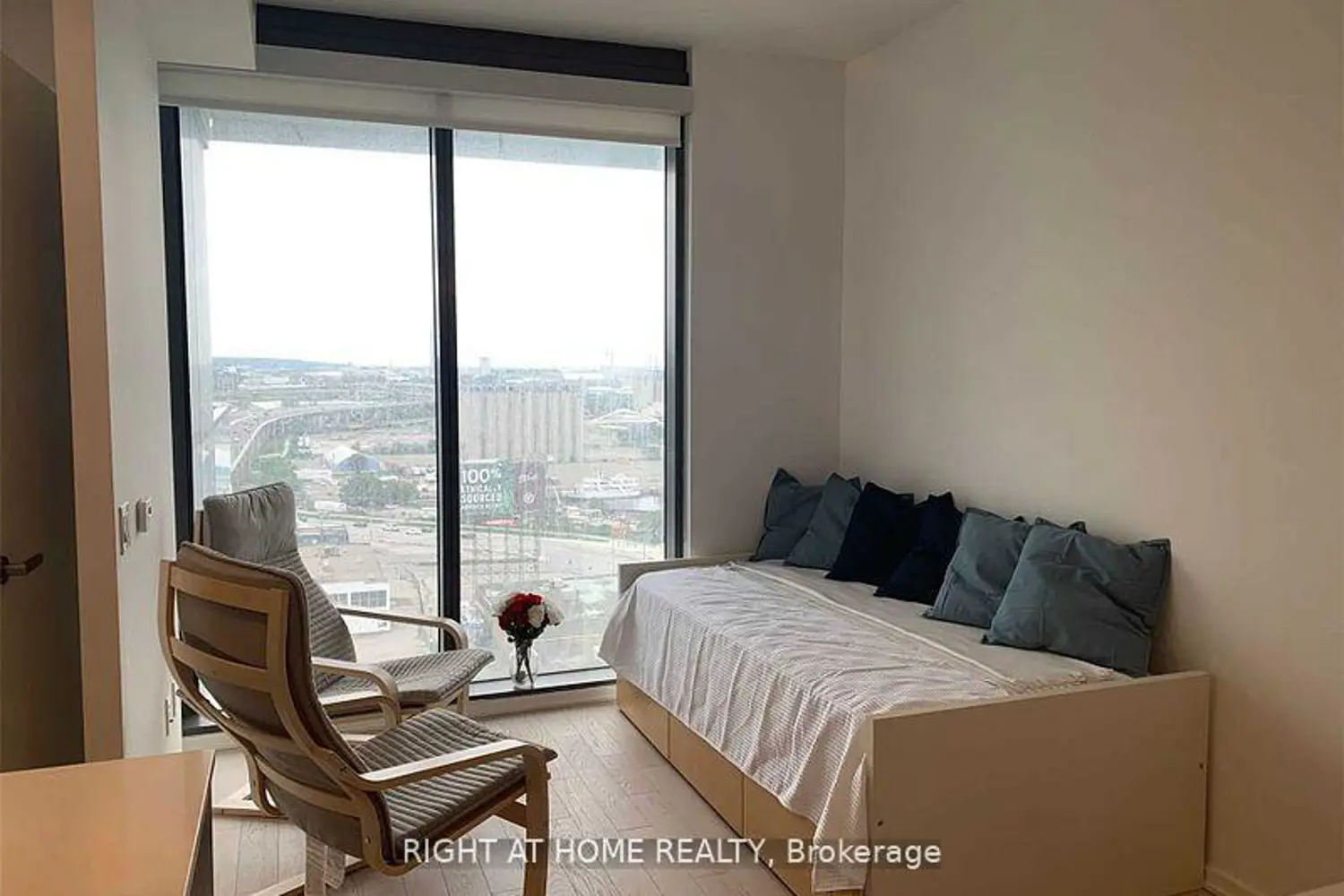 16 Bonnycastle Street 1407 photo 2