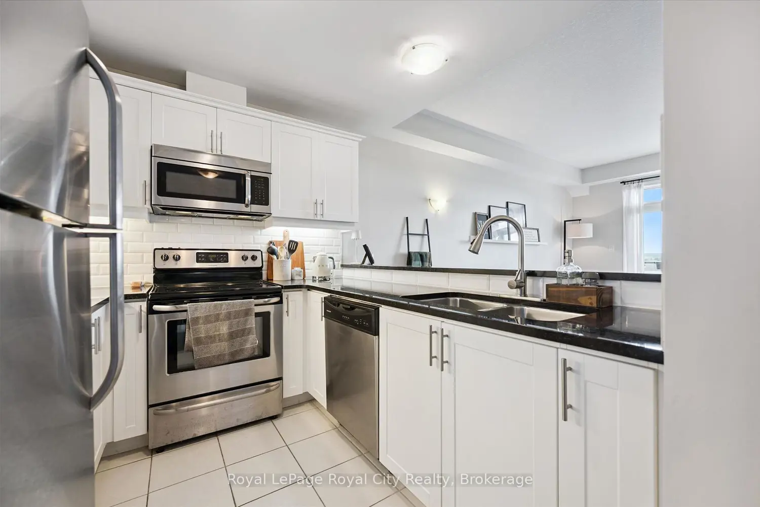 2 Colonial Drive 403 photo 5