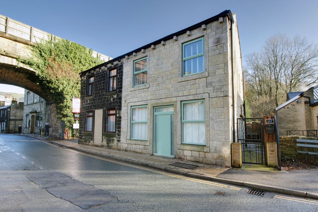 3 bed semi-detached house for saleNew Road, Mytholmroyd HX7