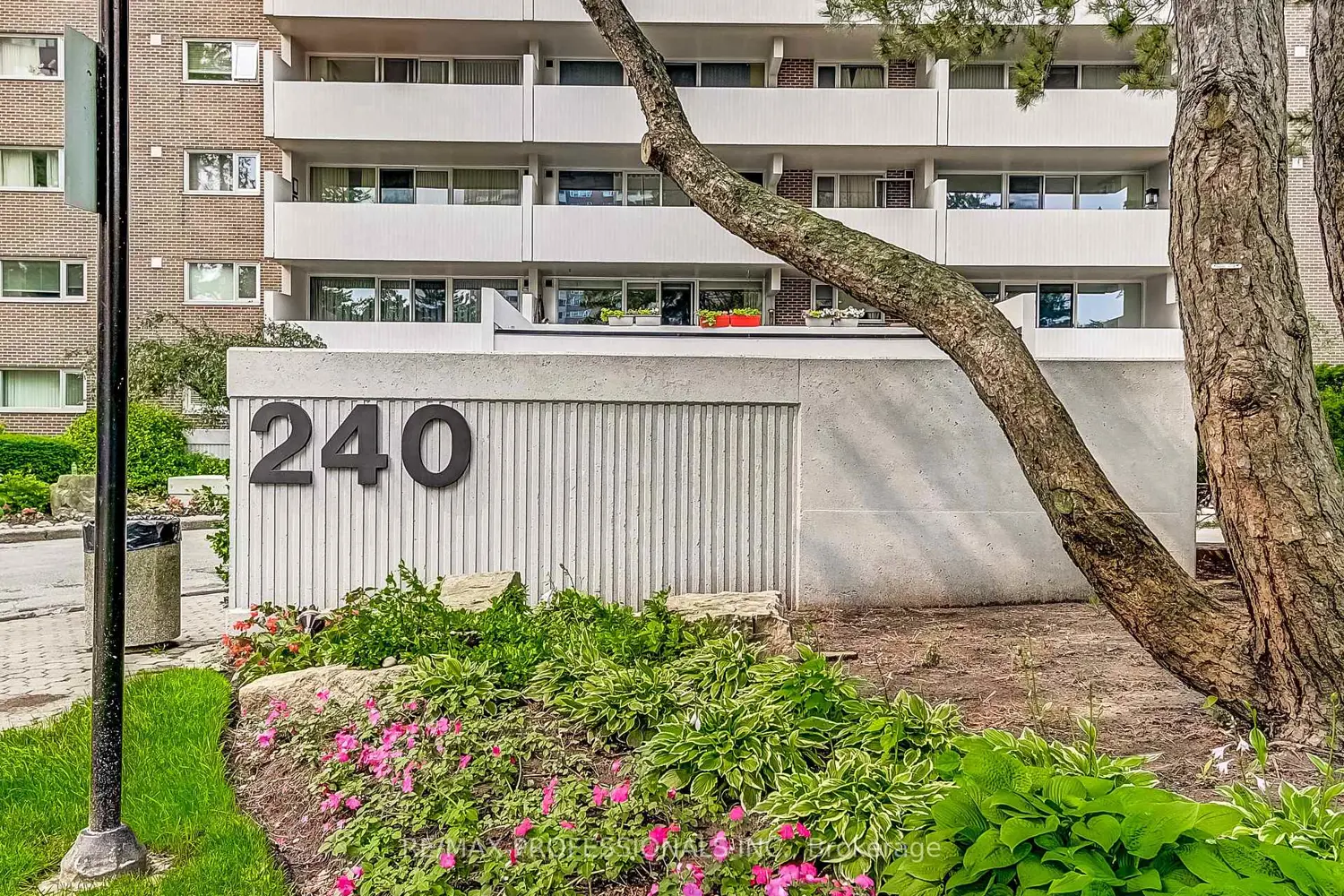 240 Scarlett Road 1405