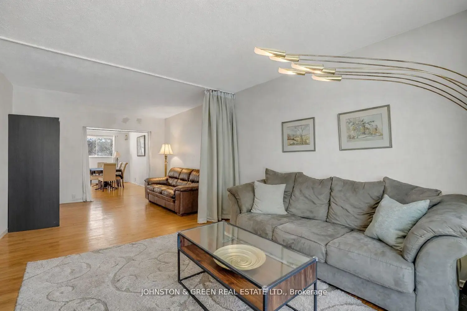 1732 Oberon Crescent photo 5