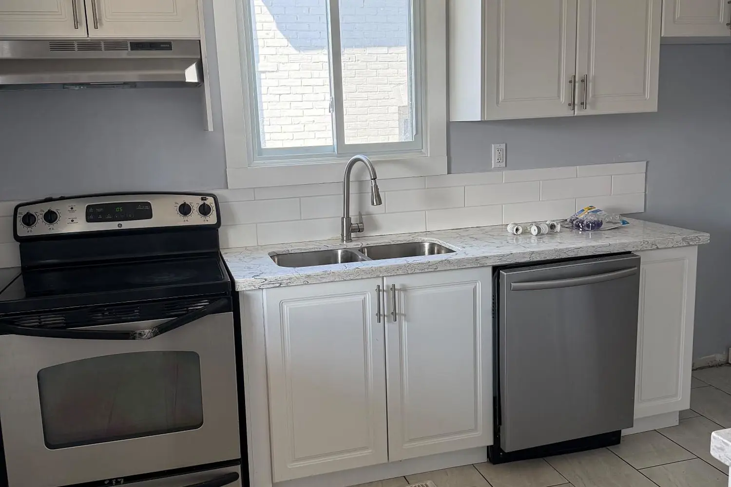 258 Dundas Street photo 5