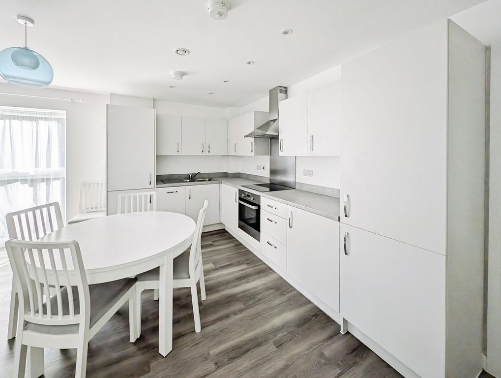 Additional image 4 of 2 bed flat for saleStation Road, Hook, Hampshire RG27