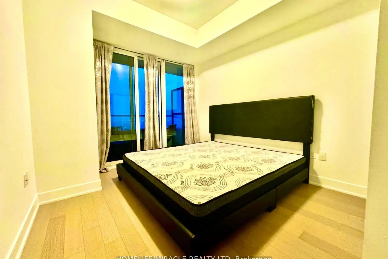 30 Shore Breeze Dr Drive 5901 photo 2