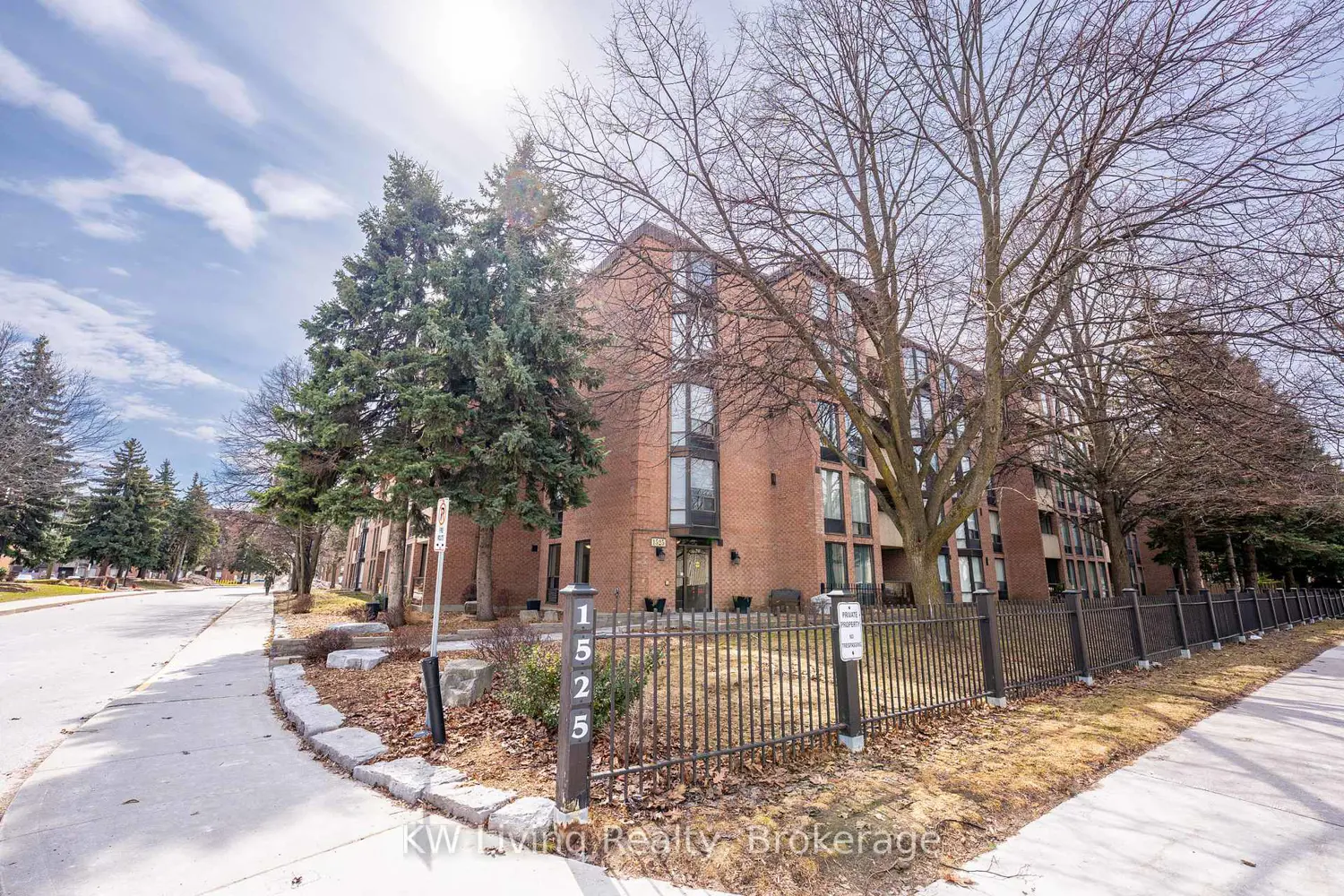 1525 Diefenbaker Court 402