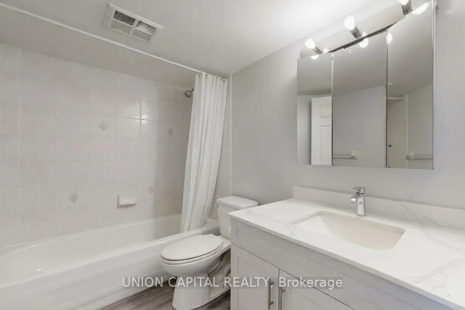 3 Ellesmere Street 217 photo 2