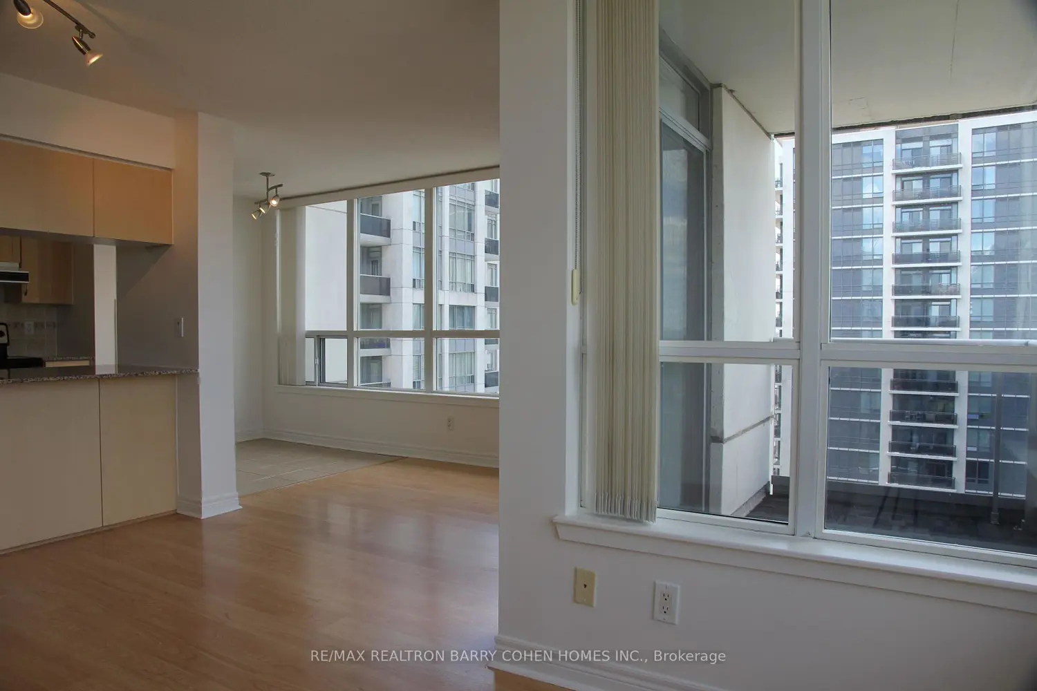 50 Disera Drive 1212 photo 5