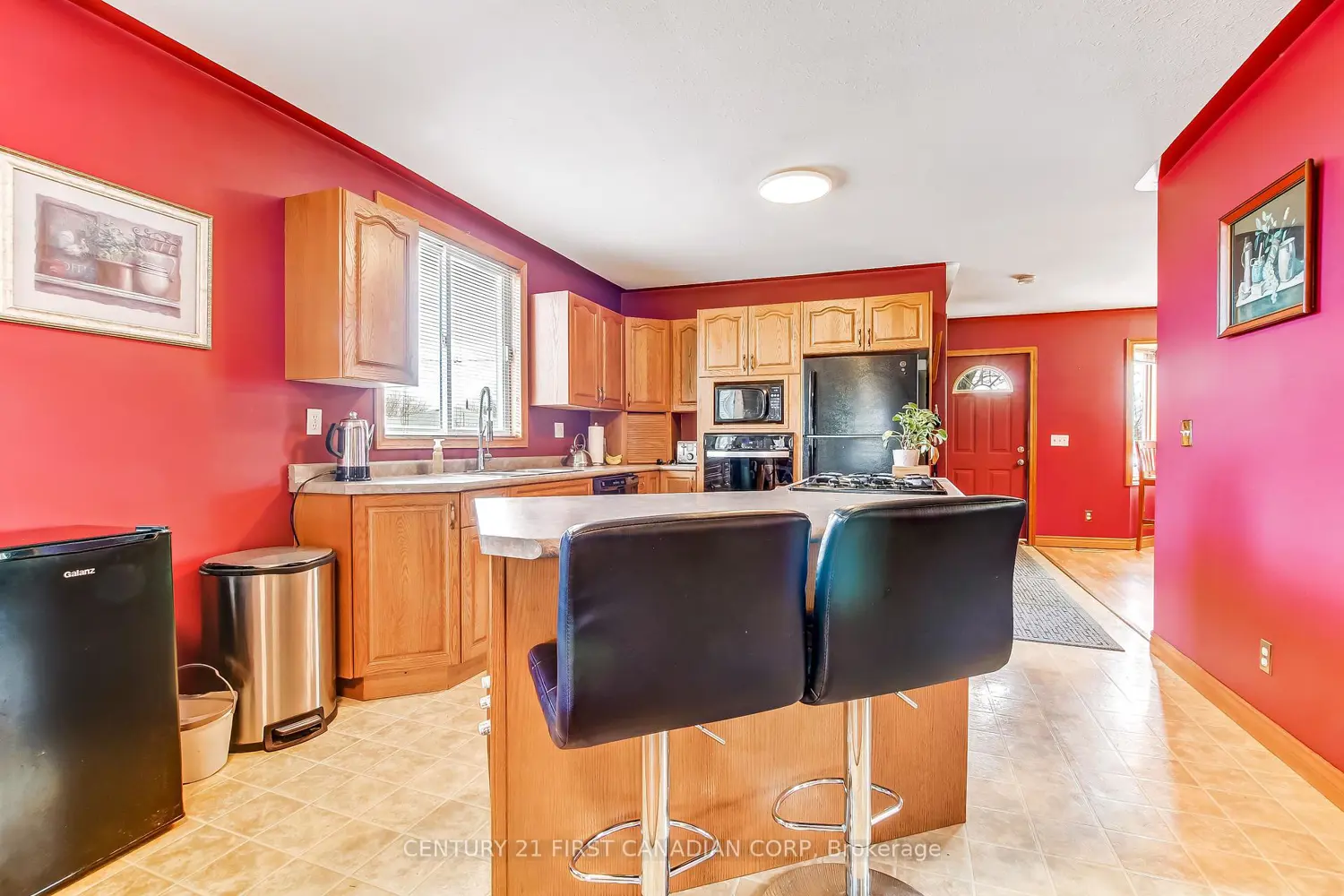 114 Connaught Avenue photo 5