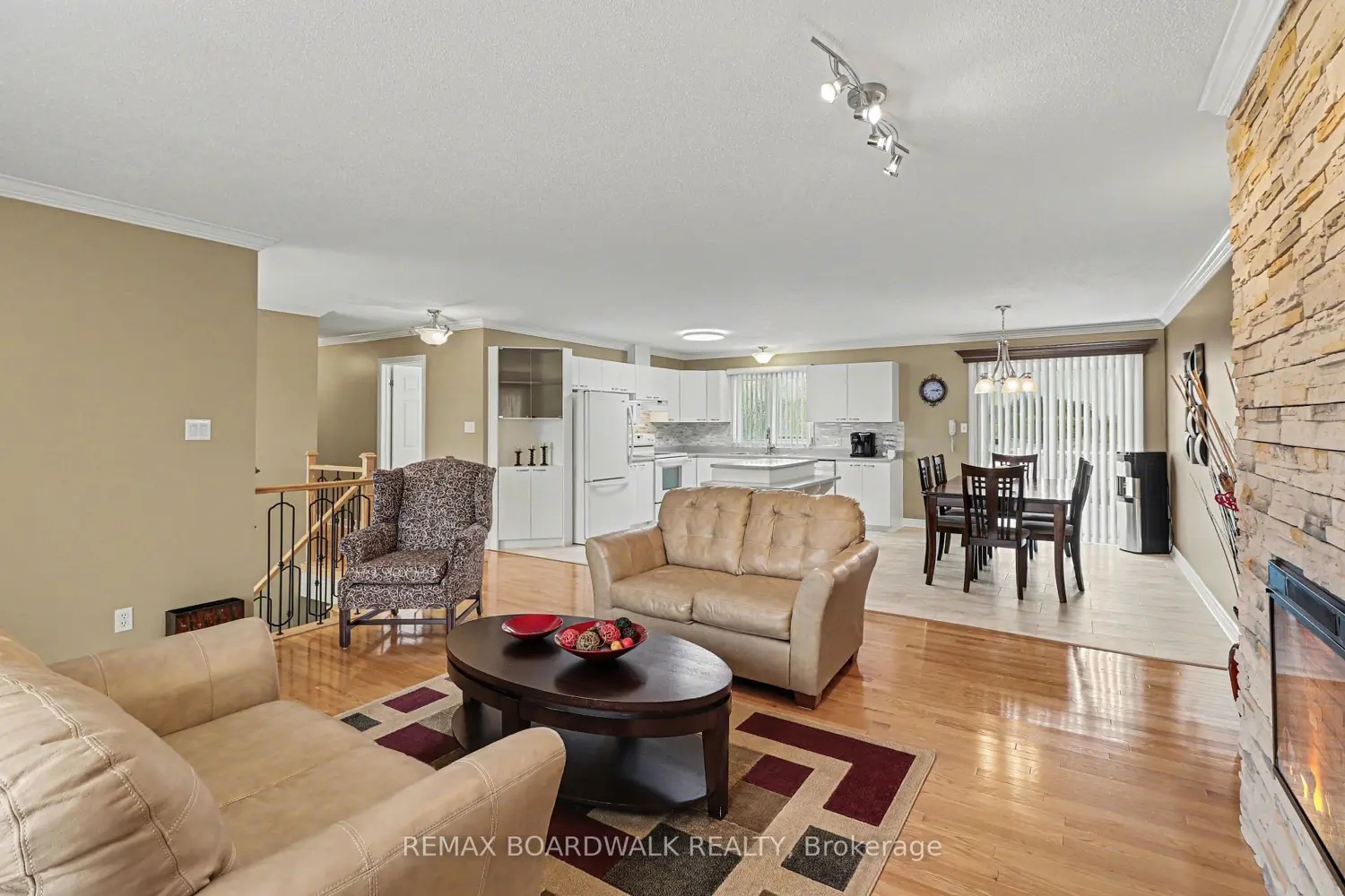 12 Sauve Terrace photo 2