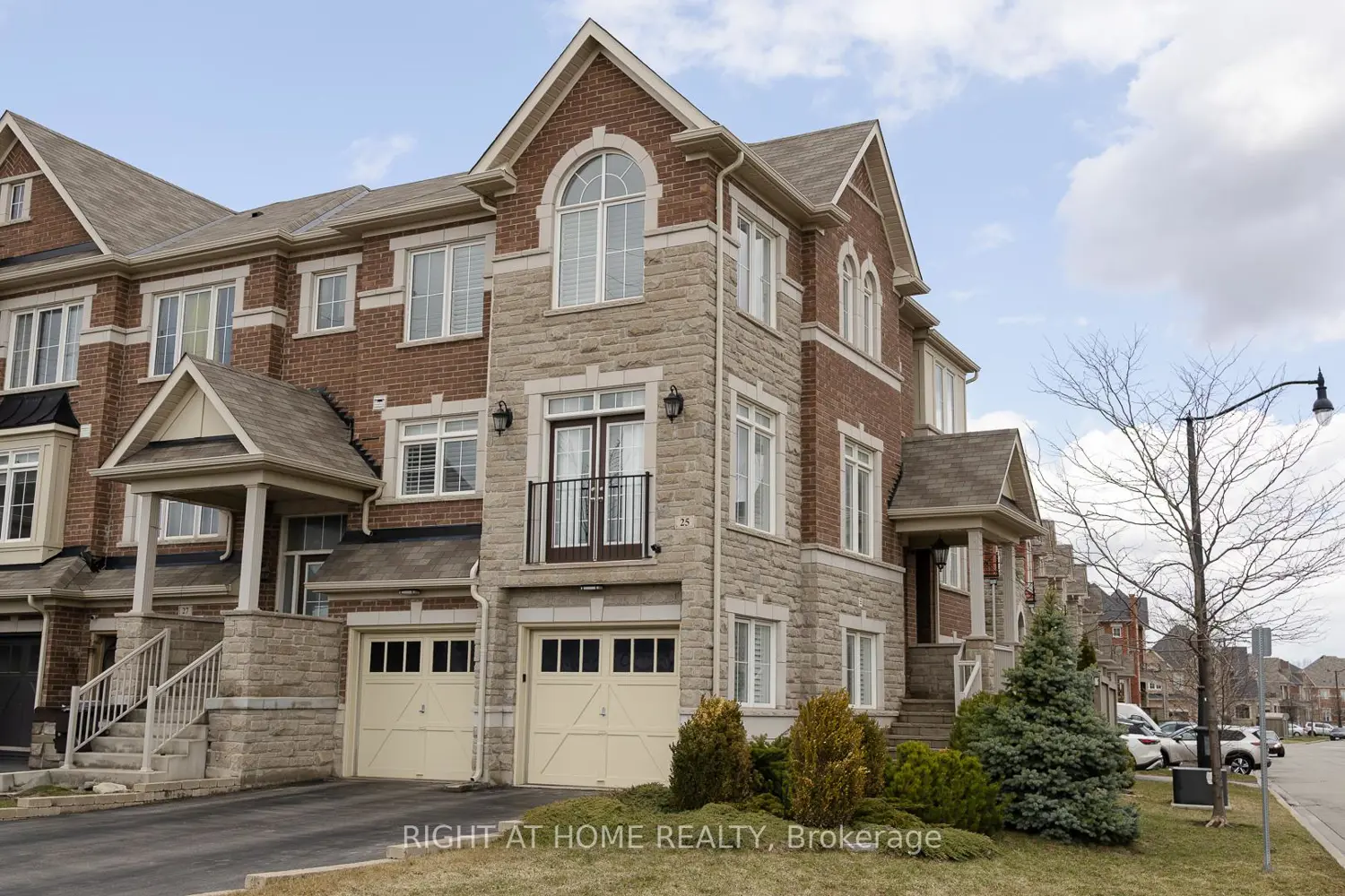 25 Rockman Crescent