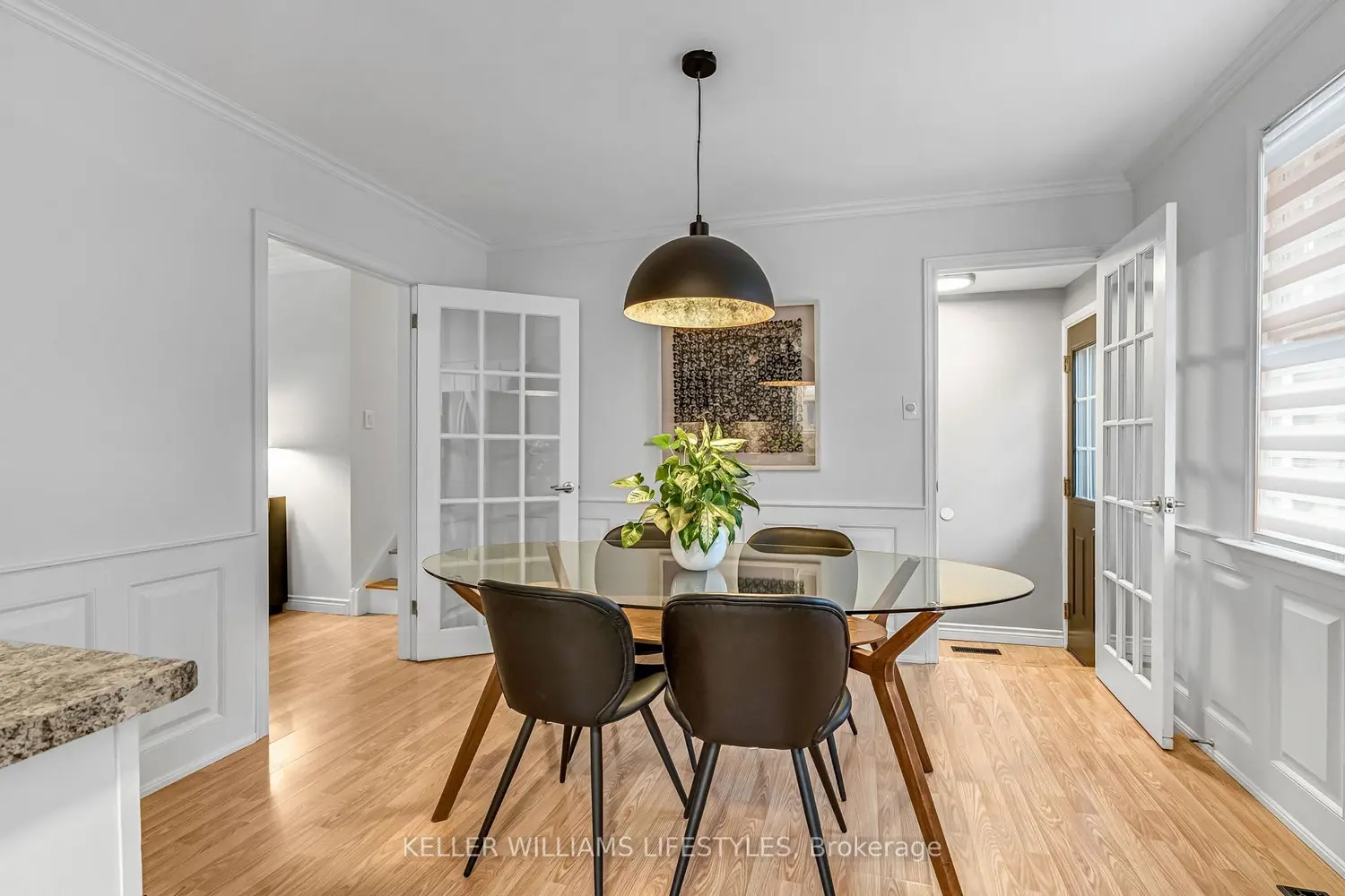 350 Highview Crescent