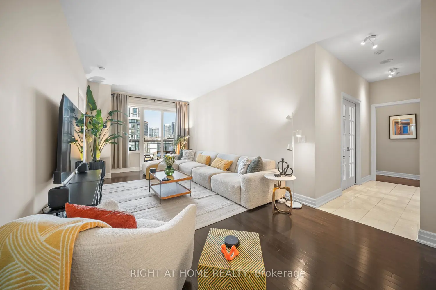 23 Rean Drive 504