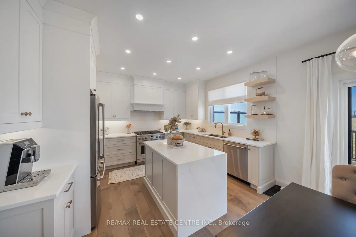 70 Rea Drive photo 5