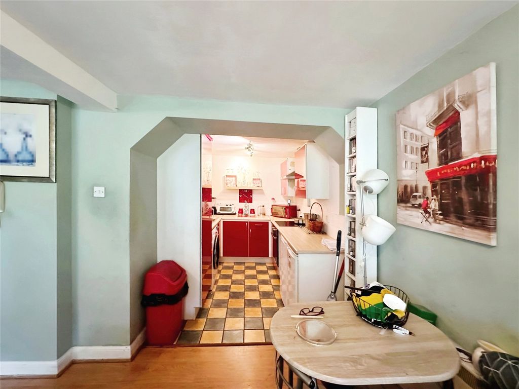 1 bed flat for saleBurdett Court, Navigation Rise, Milnsbridge, Huddersfield HD3 photo 2