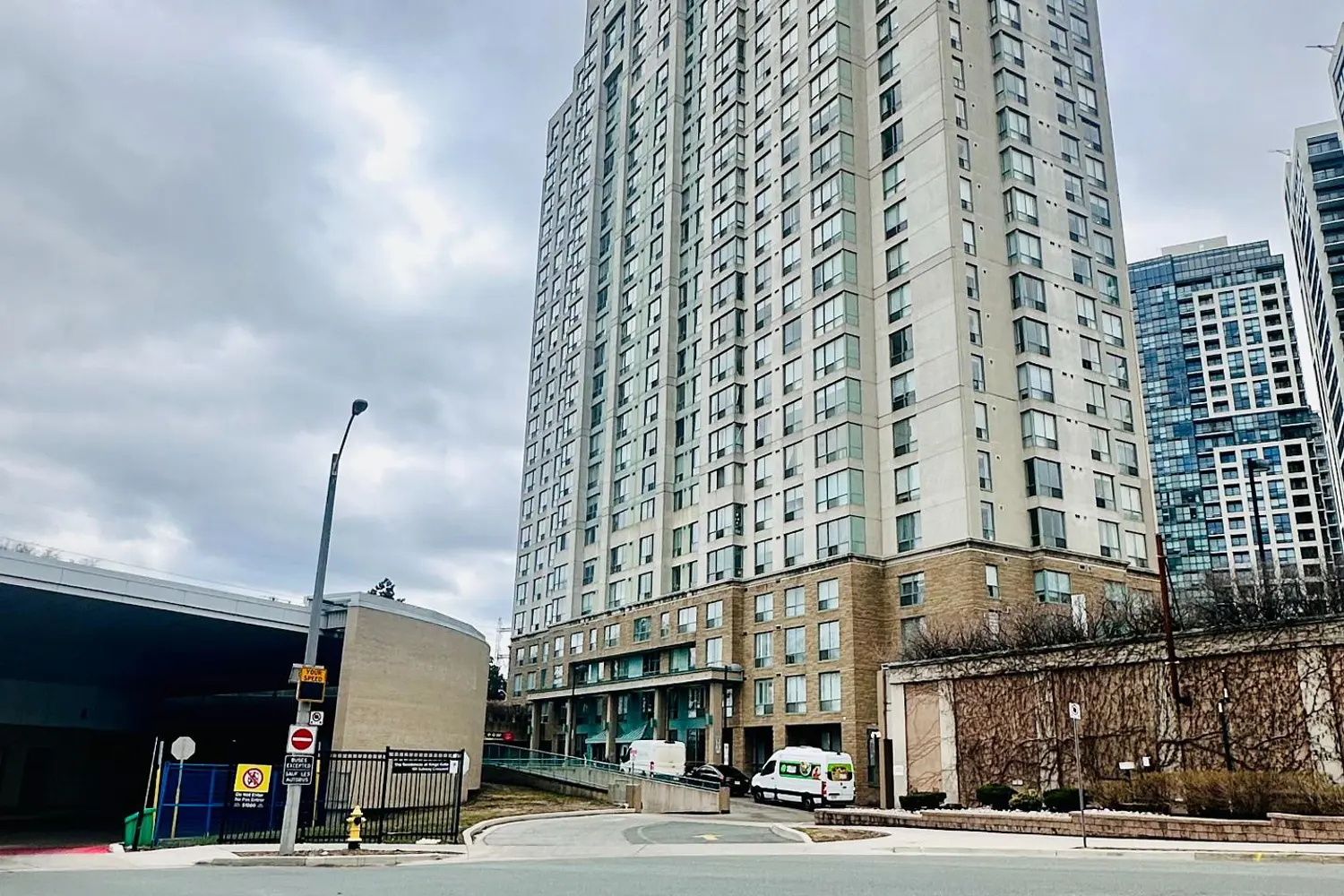 101 Subway Crescent 2205